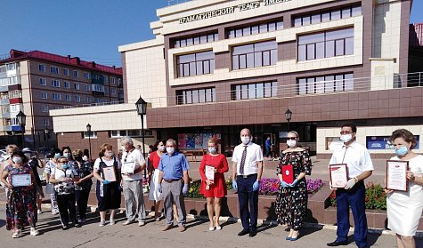 Денежные сертификаты вручены учреждениям культуры  в Бугуруслане